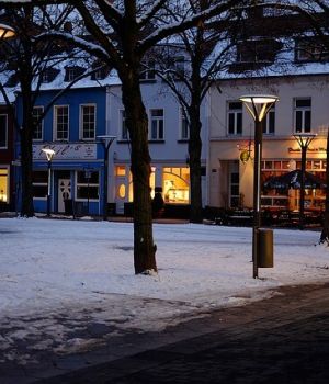 Foto Stadt hilden verschneite Fußgängerzone